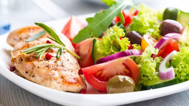 vegetable and fish salads on a protein diet